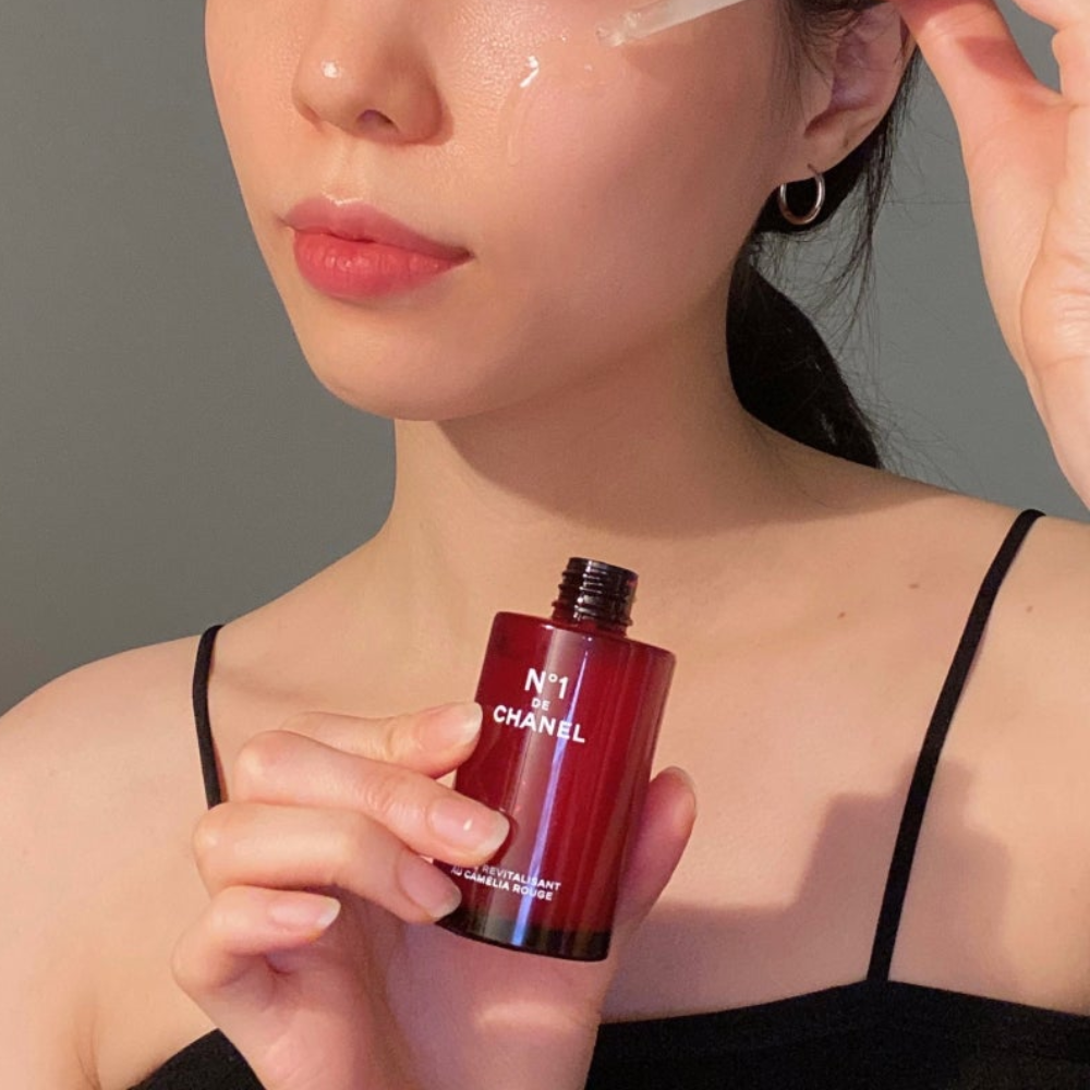 CHANEL No.1 De Serum Au camelia Rouge 5ml, CHANEL No.1 De Serum Au camelia Rouge, N°1 DE CHANEL REVITALIZING SERUM , N°1 DE CHANEL REVITALIZING SERUM ราคา ,N°1 DE CHANEL REVITALIZING SERUM รีวิว